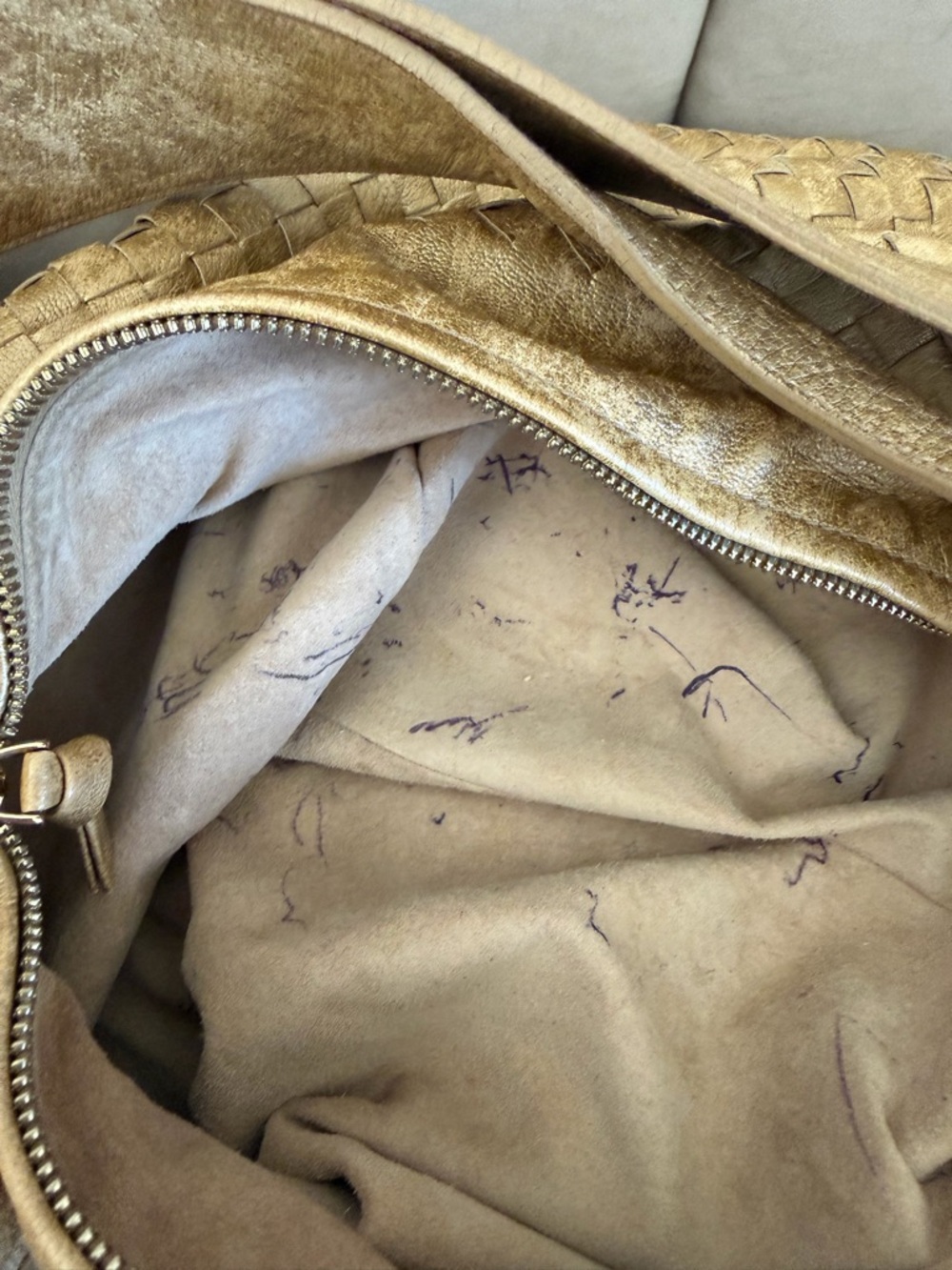 Bottega Veneta Metallic Gold Leather 
Intrecciato Hobo Woven Handbag Purse Bag - Picture 14 of 17